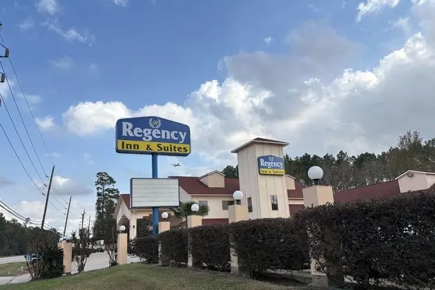 Regency Inn & Suites - Dış Mekan