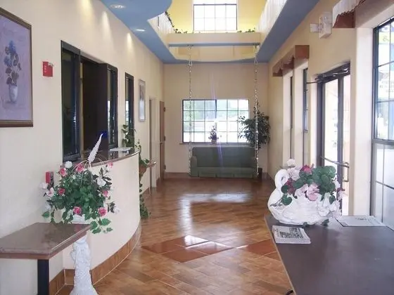 Regency Inn & Suites - Lobi