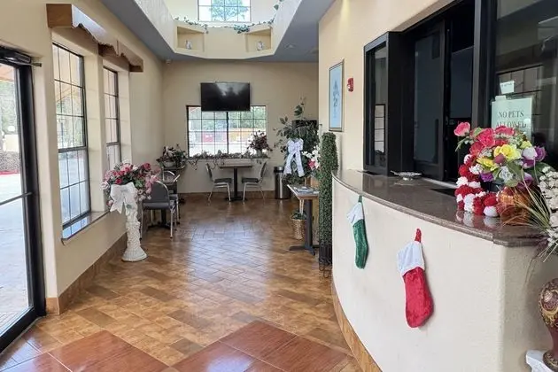 Regency Inn & Suites - Lobi