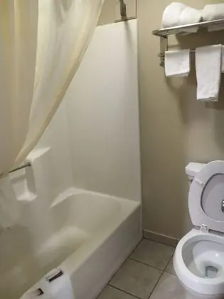 Regency Inn And Suites