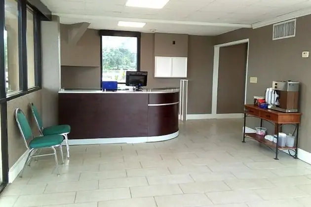 Regency Inn & Suites - Lobi