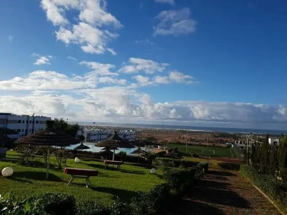 Regency Park and Suites - Dış Mekan