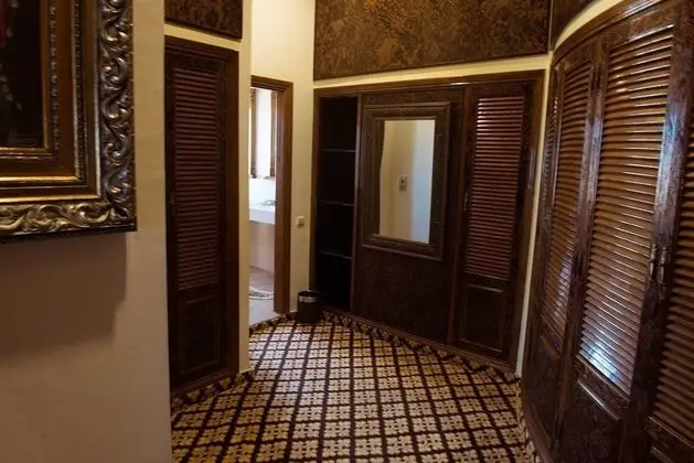 Regency Park and Suites - Oda