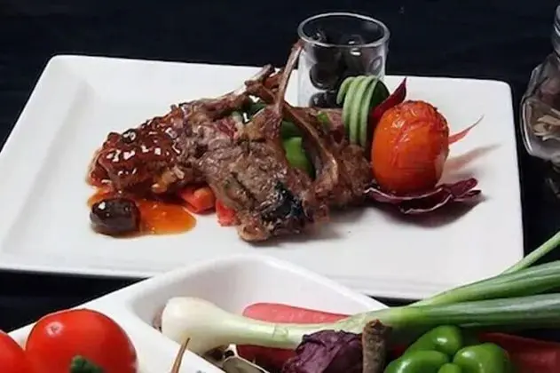 Regent Plaza Hotel & Convention Centre - Yerinde Yemek