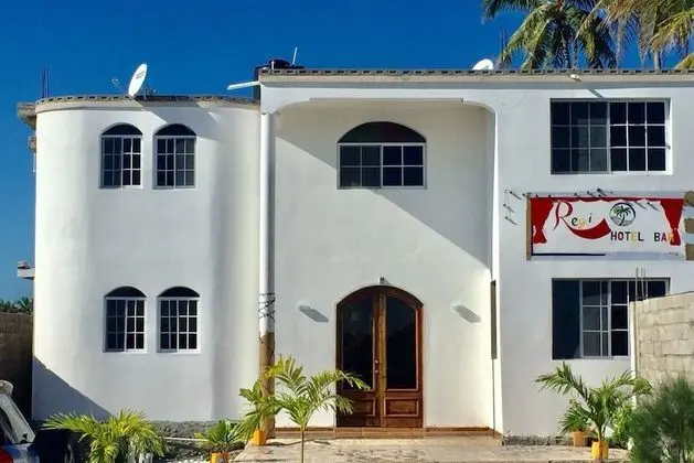 Regi Hotel & Bar