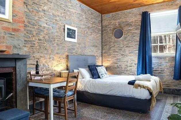 Reillys Wines Heritage Cottages - Oda