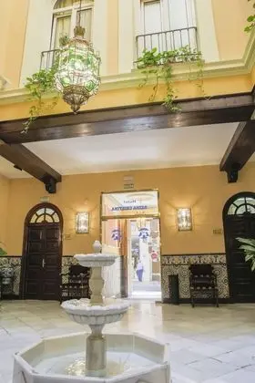 Reina Cristina - Lobi