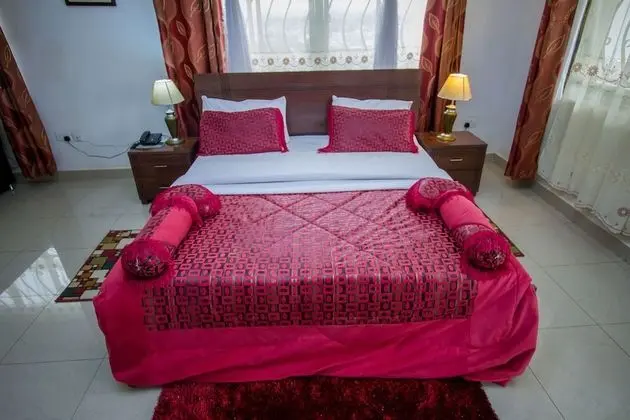 Reinah Tourist Hotel - Oda