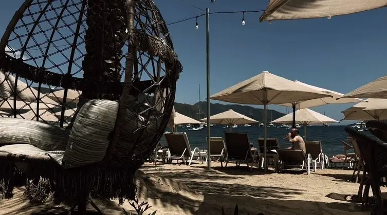 REIS BEACH HOTEL&RESTAURANT - Plaj