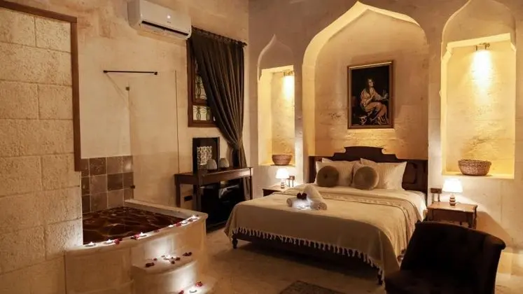 Reji Boutique Hotel