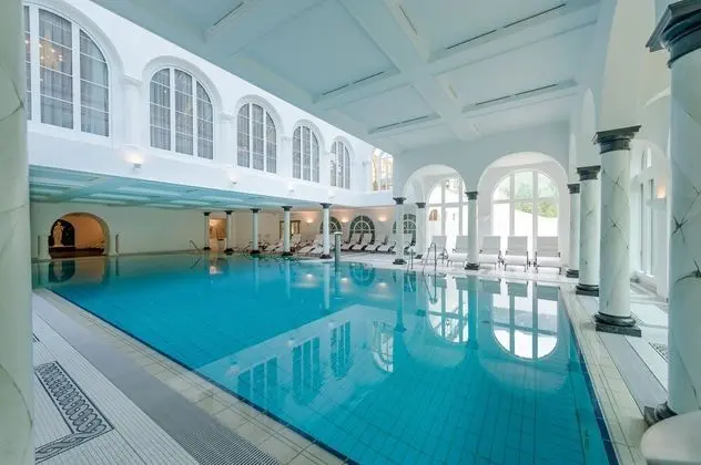 Relais & Châteaux Chasa Montana - Havuz