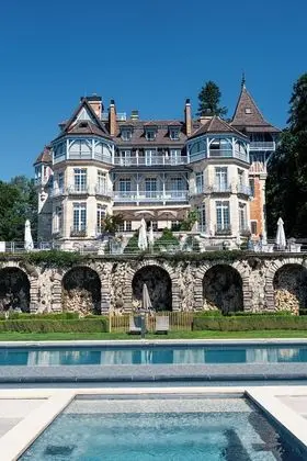 Relais & Châteaux Château des Avenieres - Havuz