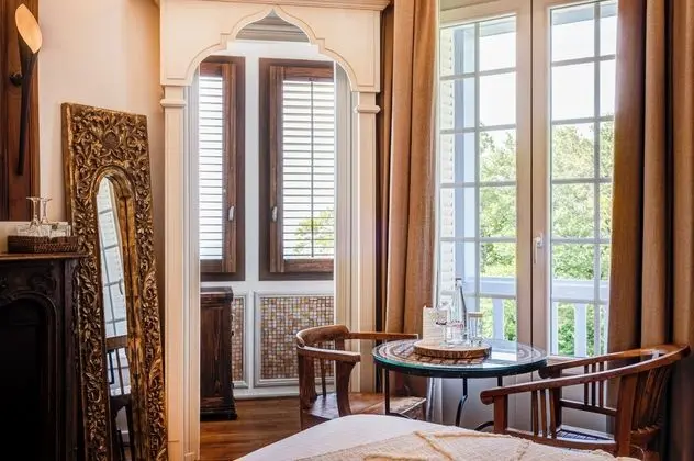 Relais & Châteaux Château des Avenieres - Oda