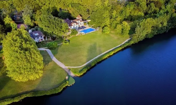 Relais & Châteaux La Réserve - Dış Mekan