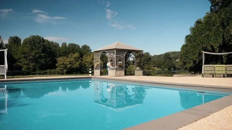 Relais & Châteaux La Réserve - Havuz