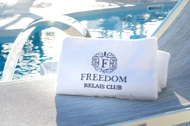 Relais Freedom Club - Havuz