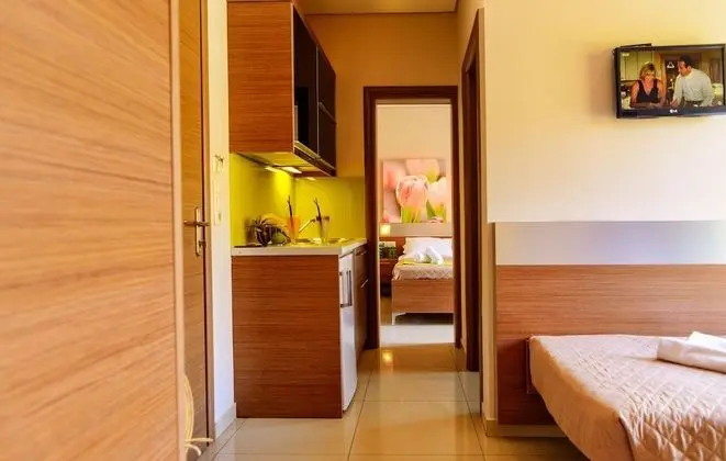 Relax Apartments & Studios