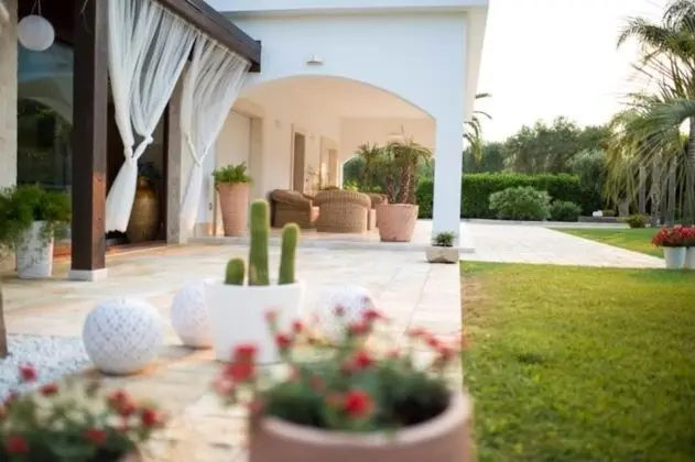 Villa Relax With Great Garden Terrace and Pool