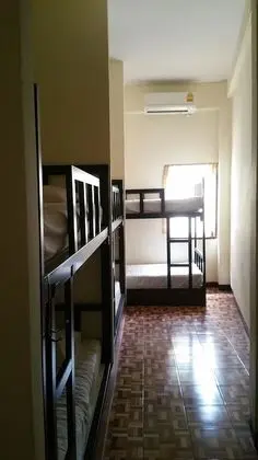 Relax Time Silom - Hostel - Oda