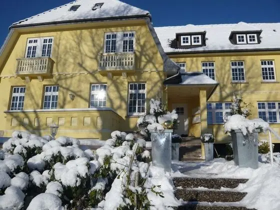 Relaxation and Well-being at a Luxurious Villa in Bad Pyrmont - Dış Mekan