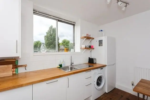 Relaxing 2 Bedroom Top Floor Apartment in Bethnal Green - Mutfak