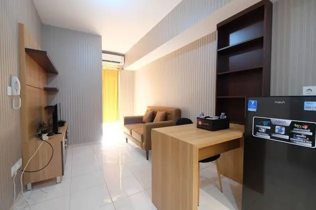 Relaxing 2BR Apartment at The Springlake Summarecon - İç Mekan