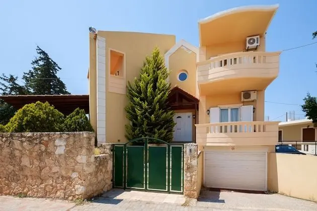 Relaxing Family Home near Beaches