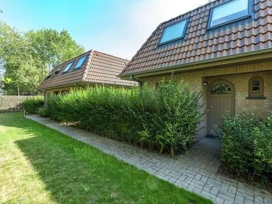 Relaxing Holiday Home in Adinkerke With Fenced Garden