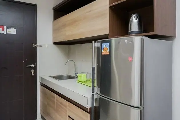 Relaxing Studio Apartment Atria Residences Near Summarecon Mall Serpong - Mutfak