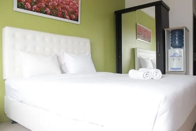 Relaxing Studio at Pinewood Apartment near UNPAD Jatinangor