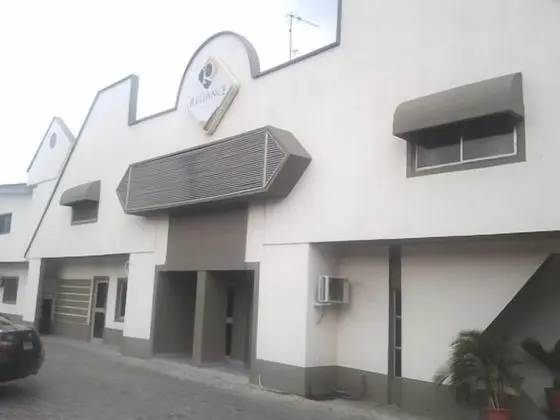 Reliance Royal Suites