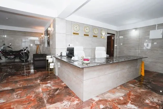 The Relyn Suite - Lobi