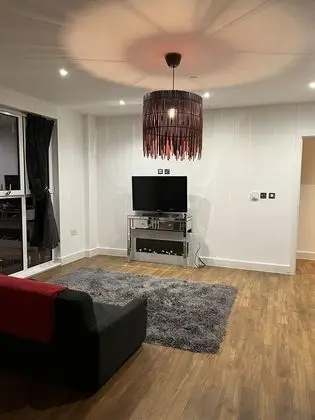 Remarkable 1-bed Apartment in Wembley - Oda Düzeni