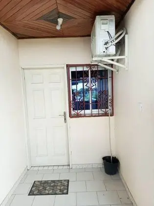 Remarkable 1 Bedroom Flat in Bonaberie Ancienne - Dış Mekan