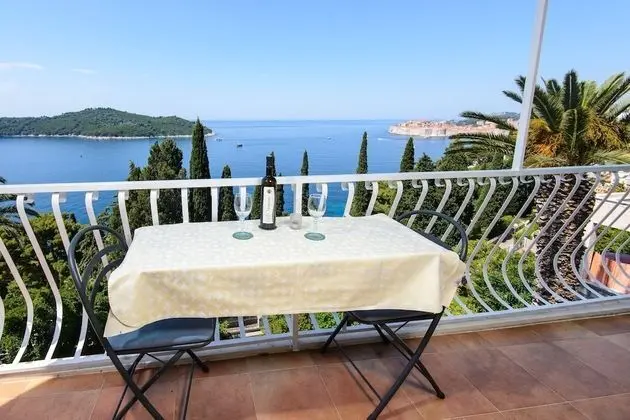 Remarkable 2 + 2 Beds Apartment in Dubrovnik