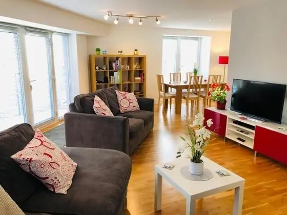 Remarkable 2 Bed Apartment in Edinburgh