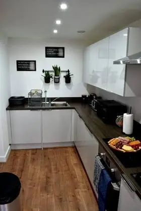 Remarkable 2-bed Apartment in Leafy Sefton Park - Mutfak