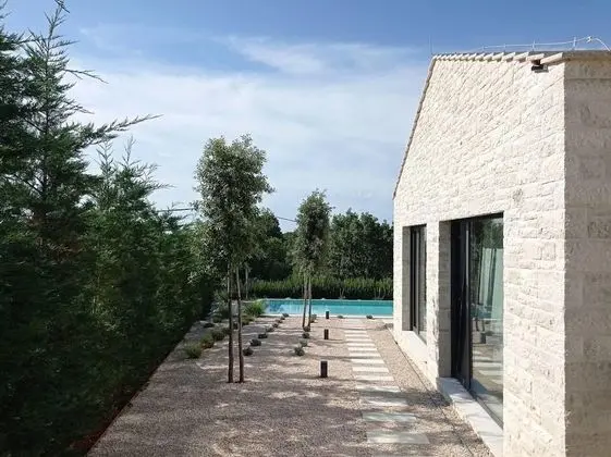 Remarkable 2-bed House in Zrenj - Havuz