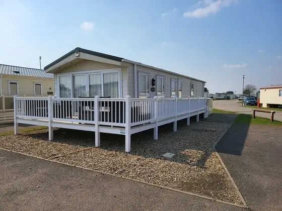 Remarkable 2-bed Lodge in Clacton-on-sea