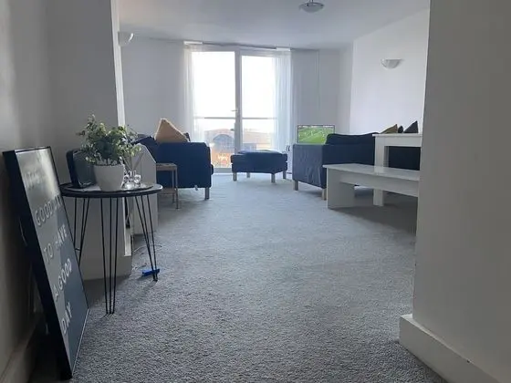 Remarkable 2 Bed Marina Apartment in Southampton