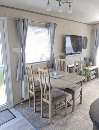 Remarkable 3-bed Caravan in Porthcawl, UK - Oda Düzeni