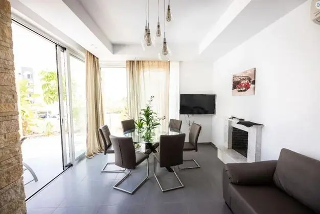 Remarkable 3-bed House in Paralimni - Oda Düzeni