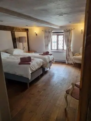 Remarkable 4-bed Cottage in Cearleon - Oda