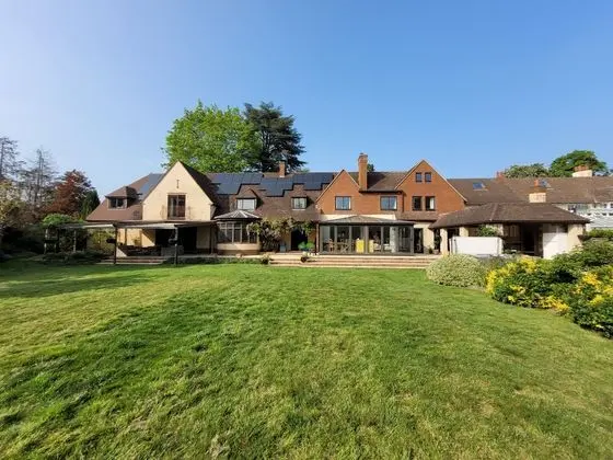 Remarkable 7-bed House in Farnborough - Öne Çıkan Resim