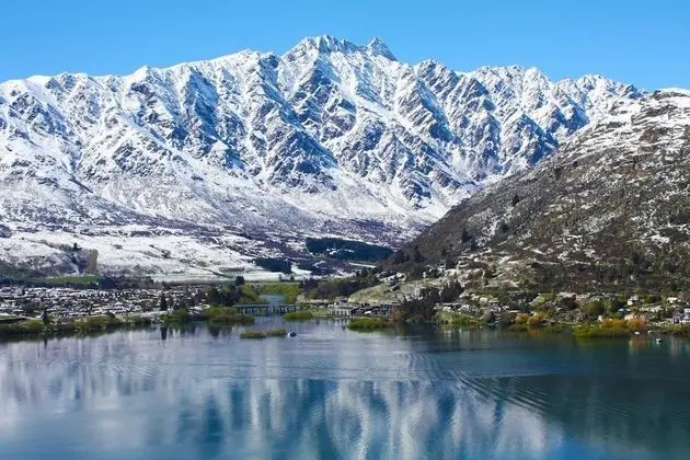 Remarkable Lake View Townhouse Queenstown Hill
