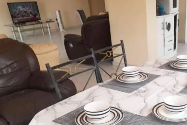 Remarkable Manacomfy 4-bed House in Victoria Falls - Yerinde Yemek