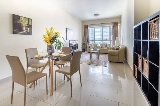 Remarkable & Upscale Living in This 1BR Apartment at JLT - İç Mekan