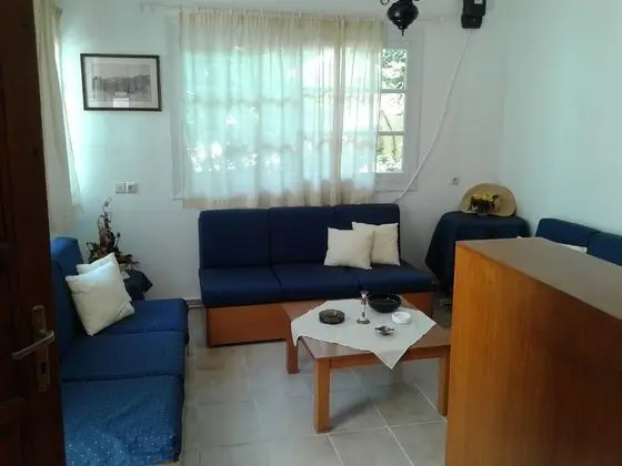 Remi Studios & Apartments - Lobi