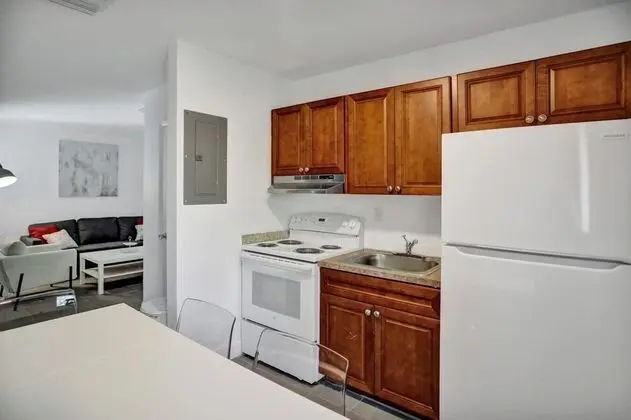 Remodeled West Palm Beach Apt w/ 2ba/1ba, Outdoor Living Area & Free Parking! - Mutfak
