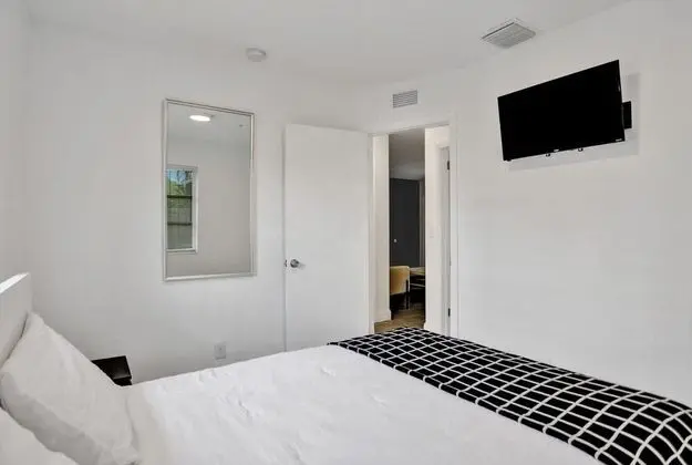 Remodeled West Palm Beach Apt w/ 2ba/1ba, Outdoor Living Area & Free Parking! - Oda